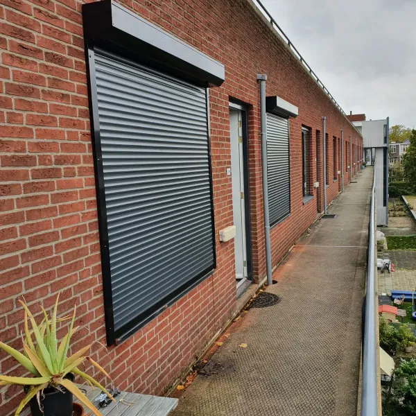 Capelle topblind roller shutter